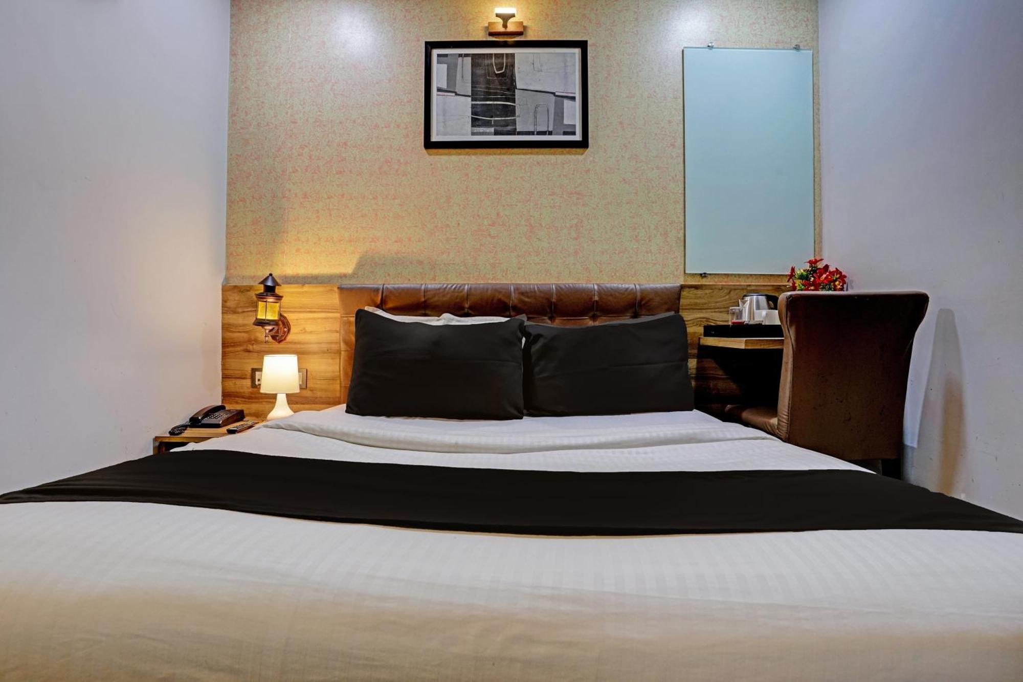 Hotel O Blue Inn Residence Near R City Mall Мумбаи Экстерьер фото