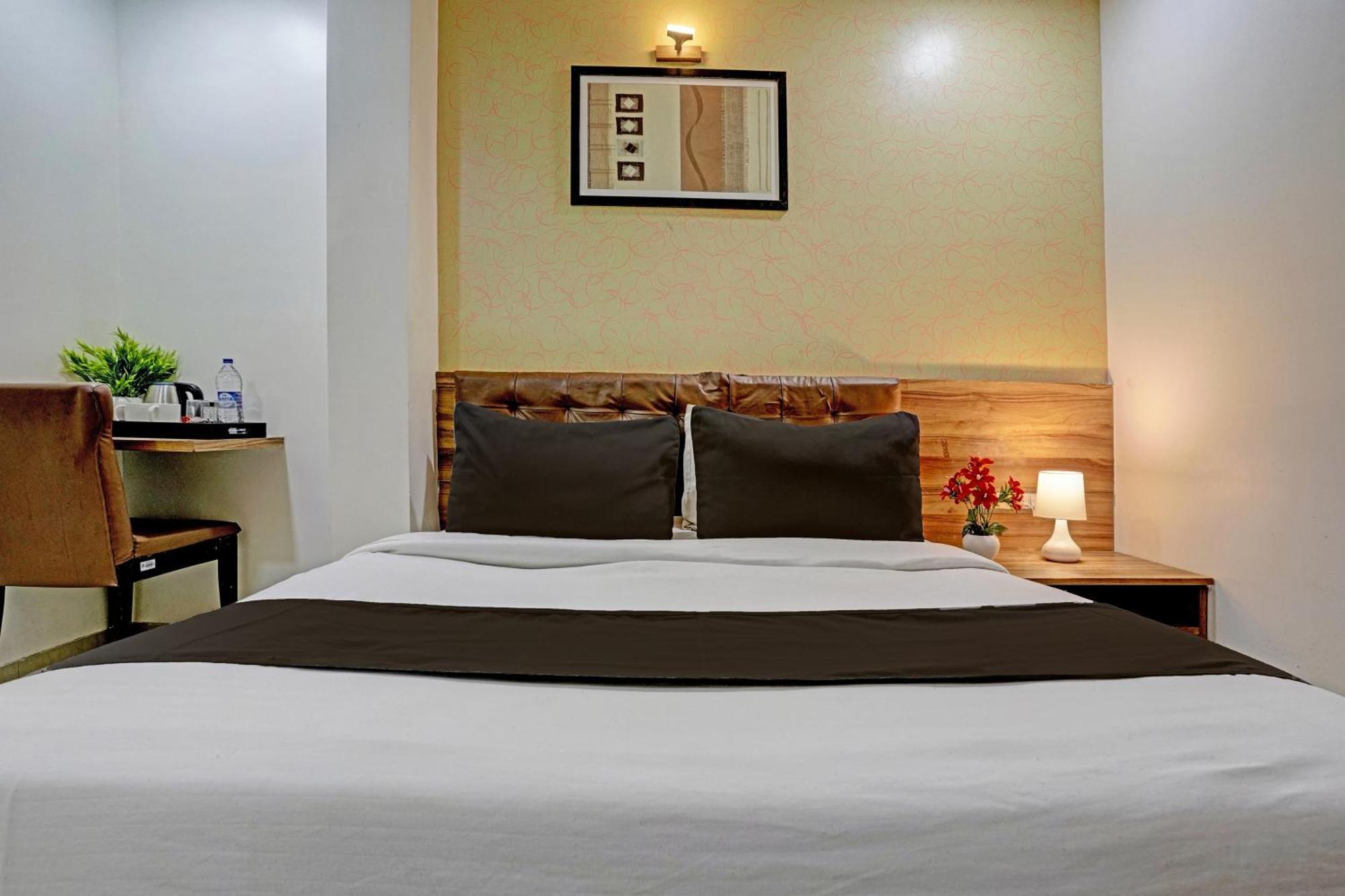 Hotel O Blue Inn Residence Near R City Mall Мумбаи Экстерьер фото