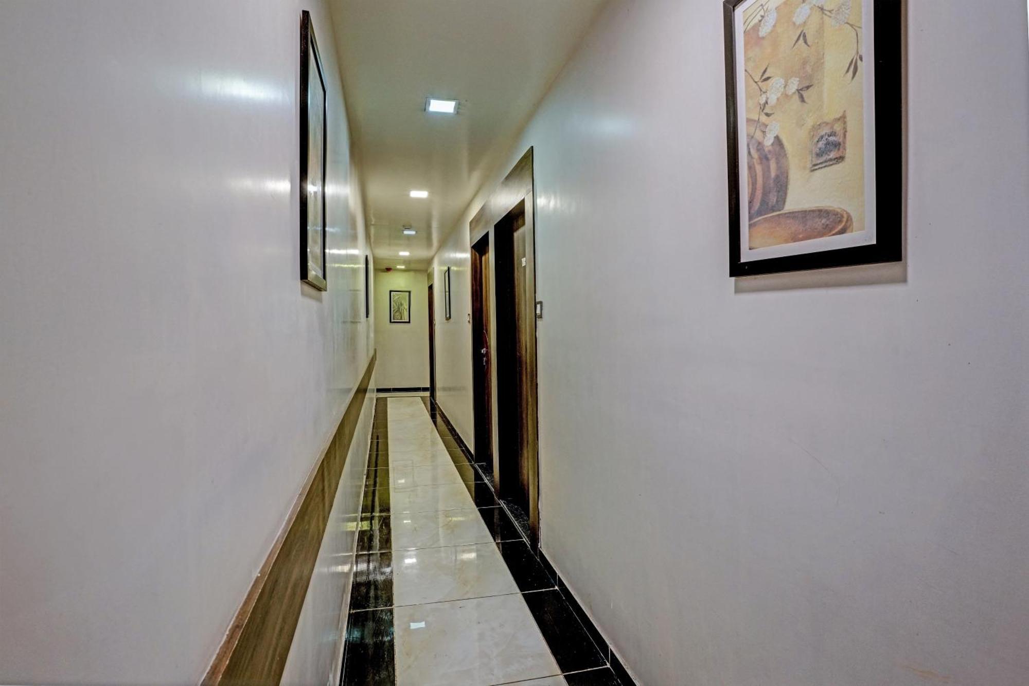 Hotel O Blue Inn Residence Near R City Mall Мумбаи Экстерьер фото